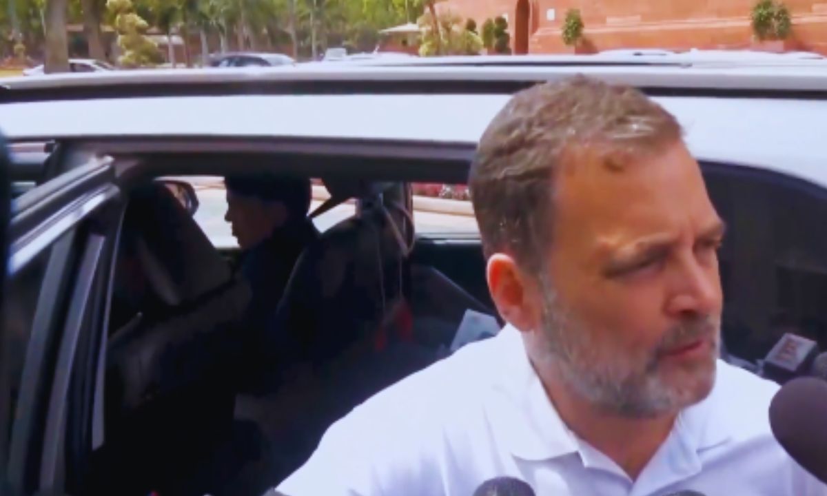 Rahul Gandhi ने भारत की ऊर्जा सुरक्षा और LPG, पेट्रोल-डीज़ल की संभावित कीमतों को लेकर सरकार की विदेश नीति पर सवाल उठाए.