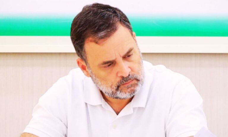 रुपये की गिरावट और महंगाई पर राहुल गांधी का बयान