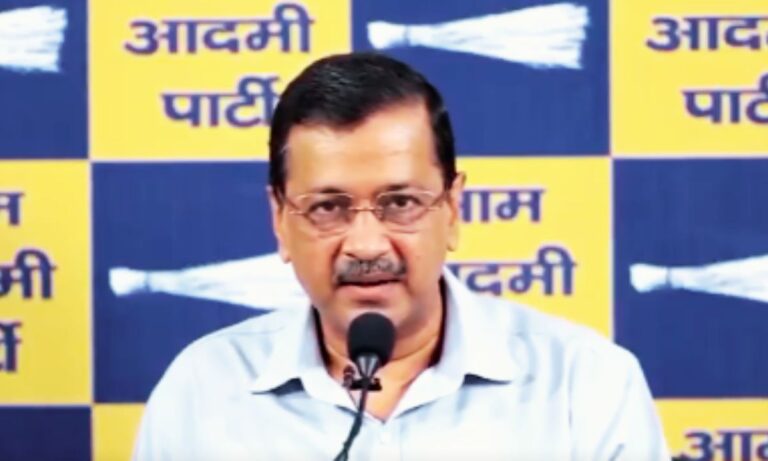 मोदी की तेल बचाओ अपील पर केजरीवाल का हमला, पूछा- मिडिल क्लास पर ही बोझ क्यों?