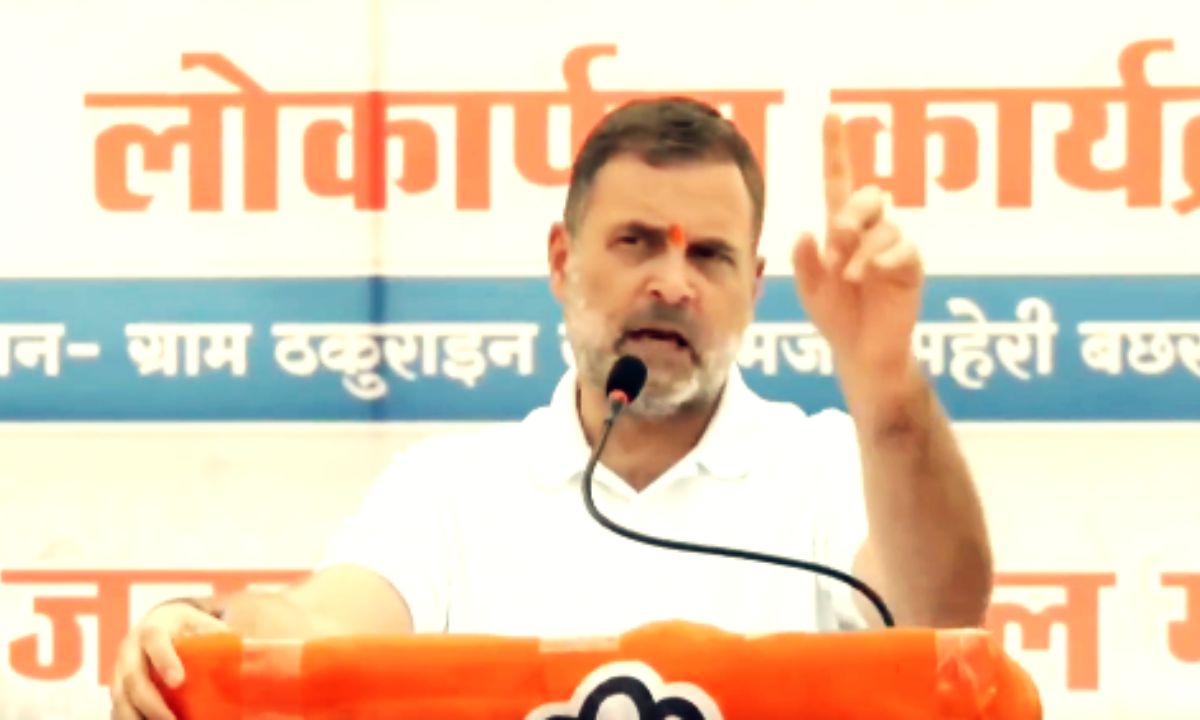 रायबरेली में सभा को संबोधित करते कांग्रेस नेता राहुल गांधी