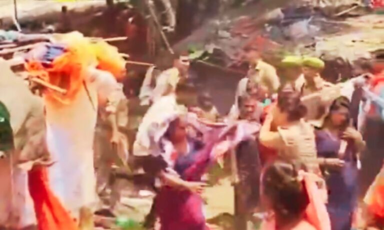 प्रयागराज के गऊघाट में अतिक्रमण हटाओ अभियान के दौरान प्रशासनिक कार्रवाई पर सवाल उठाते चंद्रशेखर आजाद