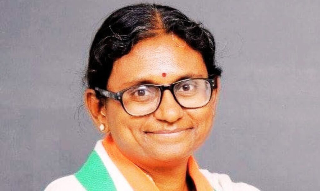 मीनाक्षी नटराजन का नामांकन रद्द होने पर कांग्रेस ने BJP पर लोकतंत्र और संविधान को कमजोर करने का आरोप लगाया.