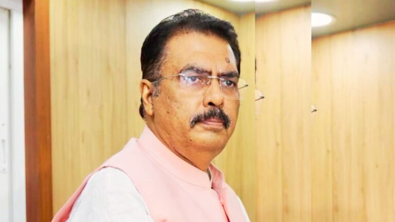 पटना स्थित भाजपा प्रदेश कार्यालय में संगठनात्मक बैठक को संबोधित करते प्रदेश अध्यक्ष संजय सरावगी