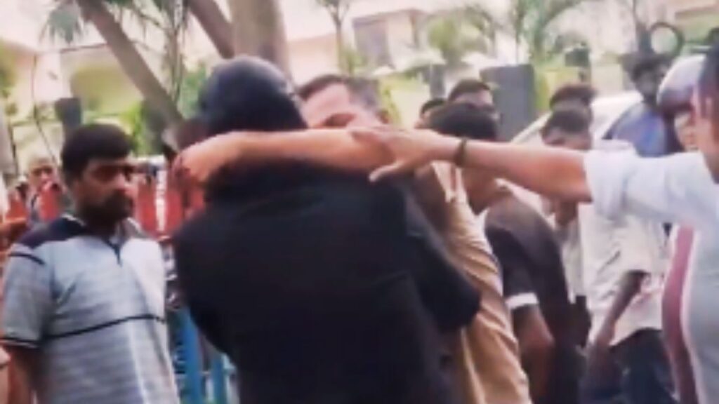 होम तीसरा पक्ष कानपुर के सिविल लाइंस में वकील और पुलिसकर्मी के बीच हुई मारपीट पर कांग्रेस का सरकार पर हमला
