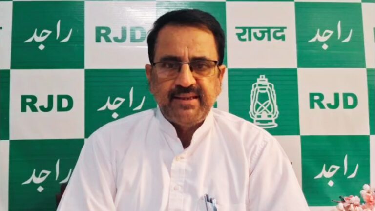 भरत तिवारी एनकाउंटर: DSP के तबादले पर RJD का सवाल भरत तिवारी एनकाउंटर मामले पर बयान देते RJD प्रवक्ता एजाज अहमद