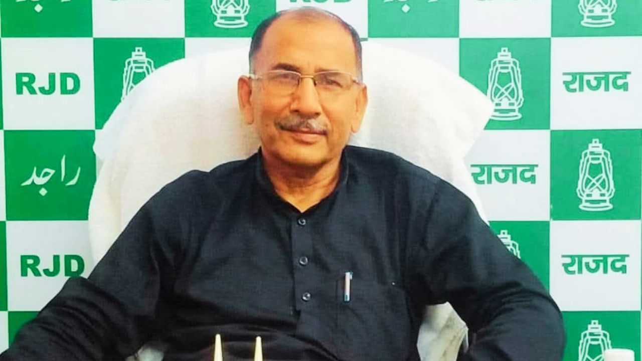 होम तीसरा पक्ष बांकीपुर विधानसभा उपचुनाव के परिणाम पर प्रतिक्रिया देते हुए राजद प्रवक्ता चित्तरंजन गगन.