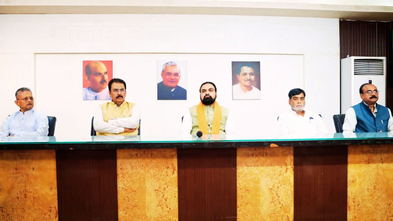 पटना में भाजपा की संगठनात्मक बैठक को संबोधित करते मुख्यमंत्री सम्राट चौधरी और प्रदेश अध्यक्ष संजय सरावगी