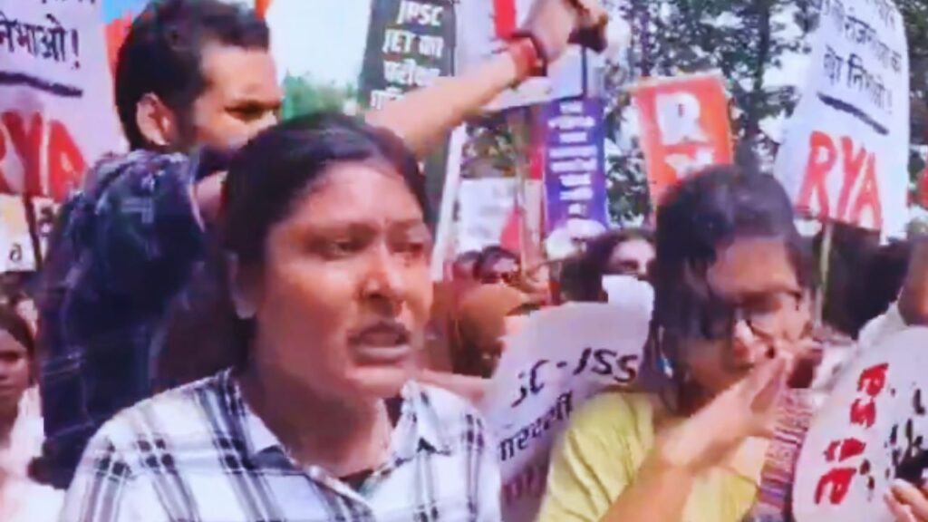 रांची में JPSC-JSSC छात्र आंदोलन के दौरान नेहा बोरा पर स्याही फेंकने की घटना