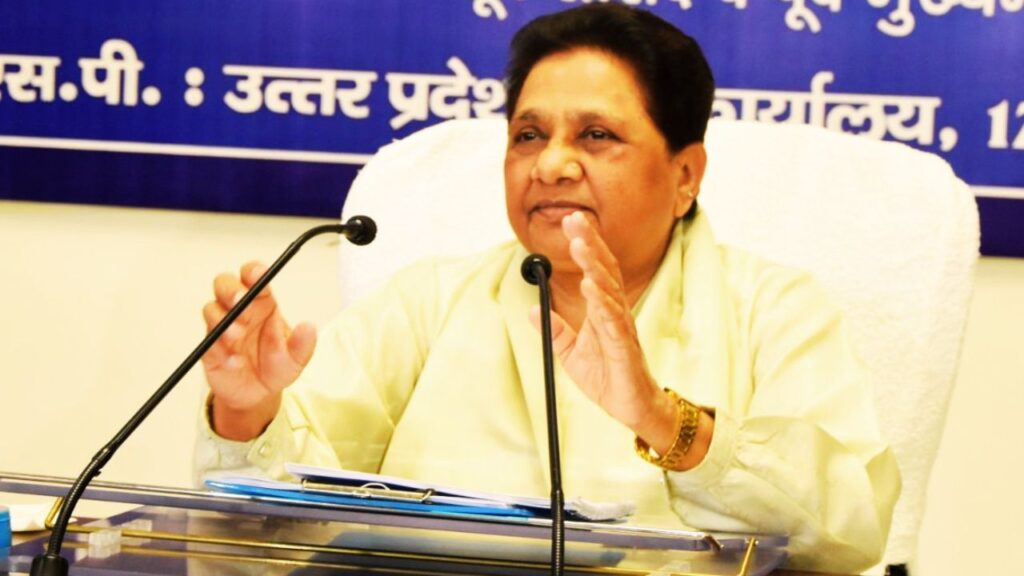 होम तीसरा पक्ष मायावती ने बेरोजगारी और सरकारी नौकरियों को लेकर सरकारों से तत्काल कदम उठाने की मांग की