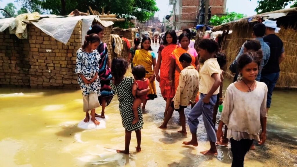होम तीसरा पक्ष बिहार में बाढ़ प्रभावित इलाकों का जायजा लेते भाकपा माले नेता