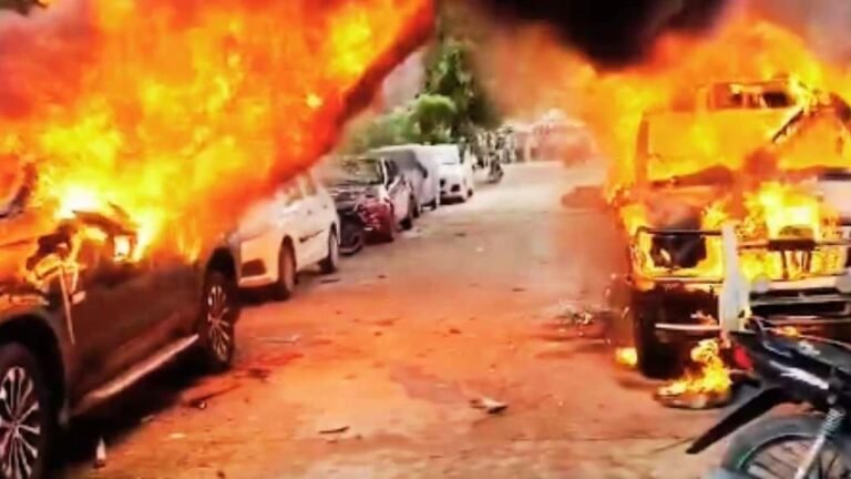 आंध्र प्रदेश हिंसा पर AAP का NDA पर हमला, उठाए सवाल आंध्र प्रदेश के पुंगनूर में राजनीतिक झड़प और NDA सरकार पर AAP की प्रतिक्रिया